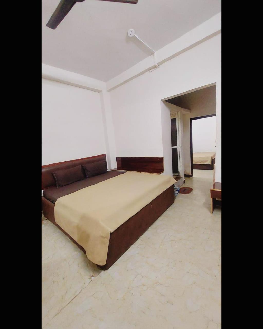 Hotel Prakash Palace Ujjain Exteriör bild