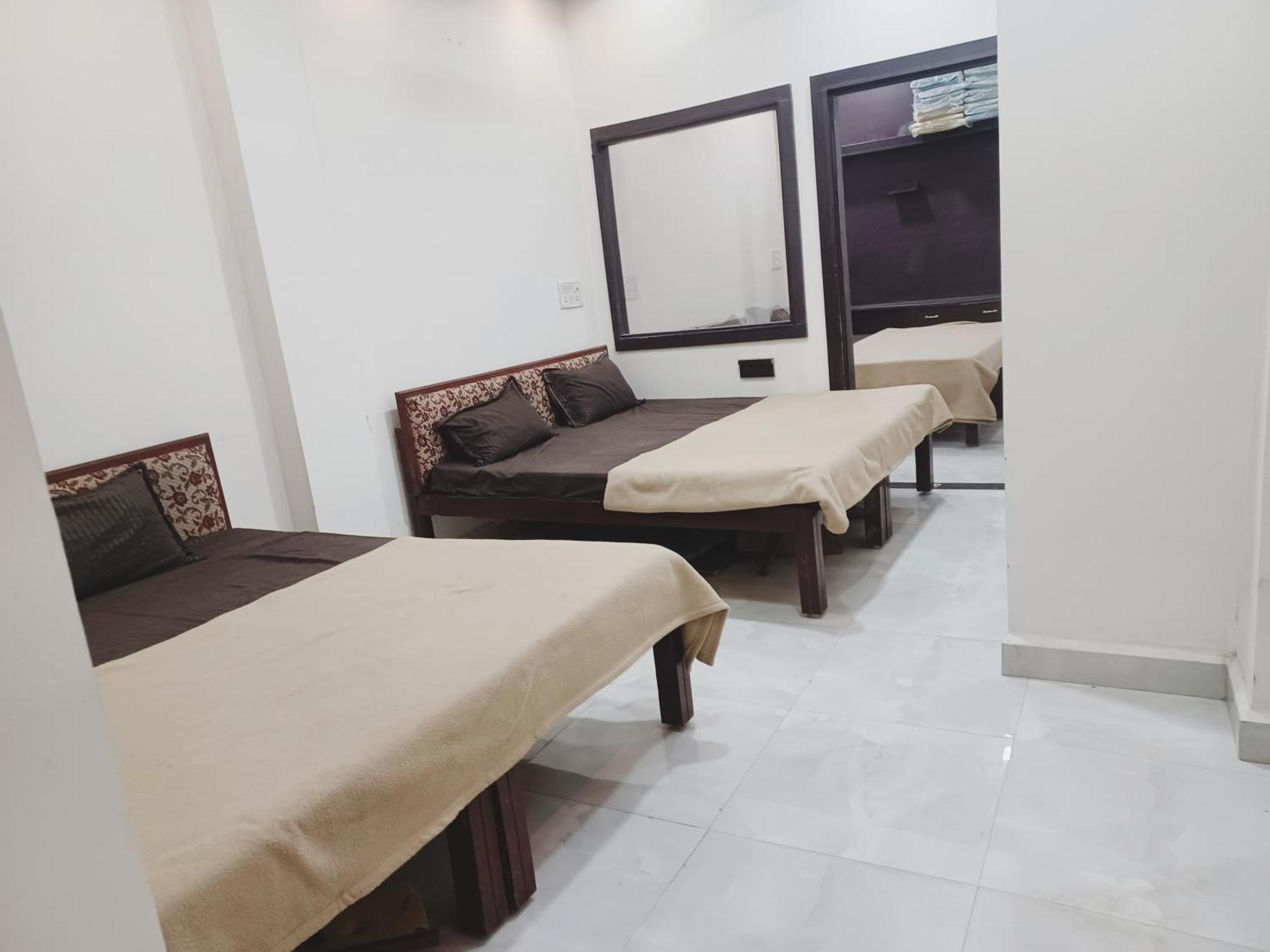 Hotel Prakash Palace Ujjain Exteriör bild